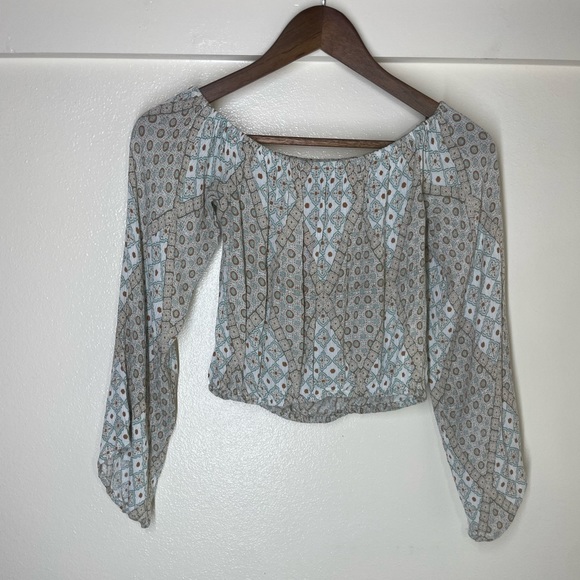 Kendall & Kylie Tops - Kendall & Kylie M White Blue Geometric Print Gauzy Cropped Off the Shoulder Top